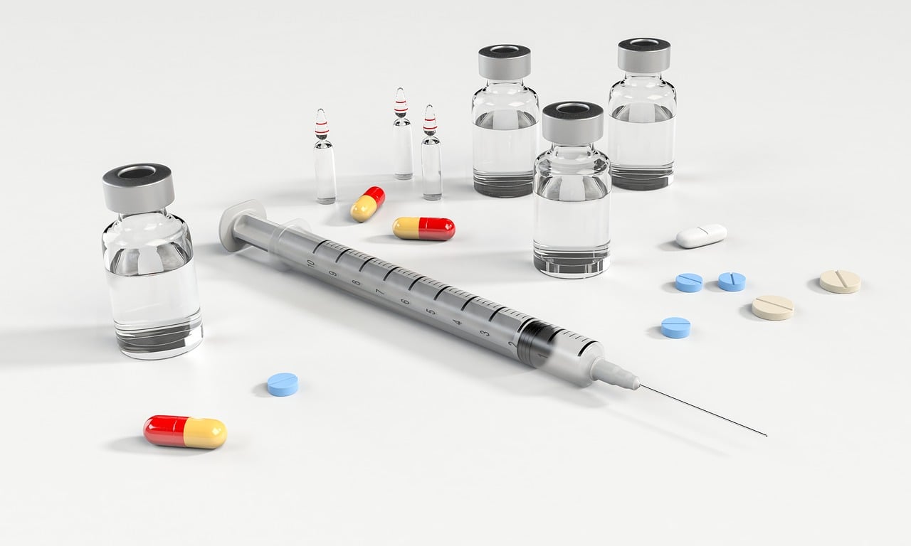 Afvallen Met Injecties, meerdere medische items op een tafel